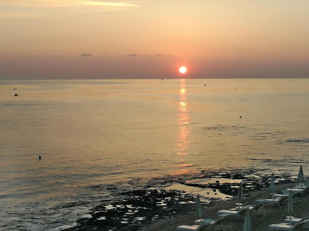 Apartamento Dimora Grazia In Riva Al Mare Monopoli Exterior foto
