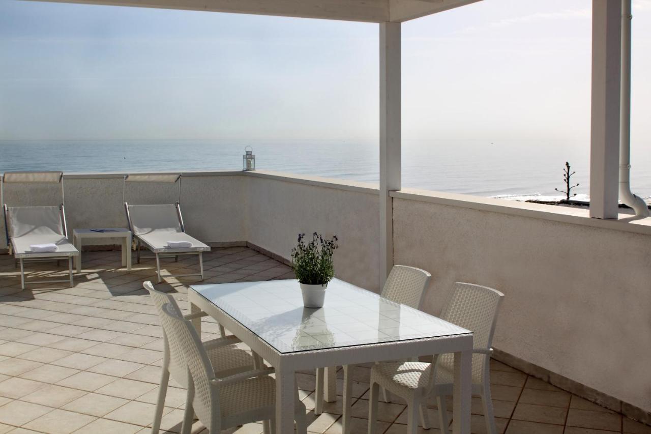Apartamento Dimora Grazia In Riva Al Mare Monopoli Exterior foto
